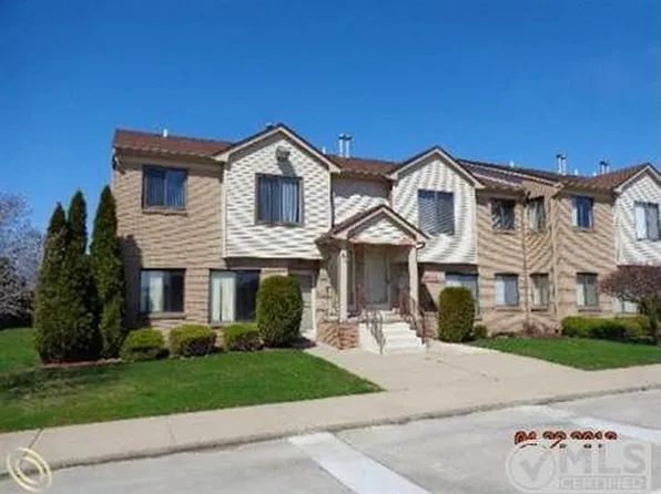 24174 Ashford Ln, Clinton Township, MI 48036
