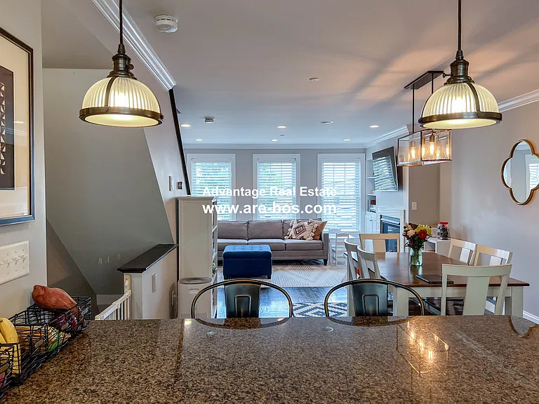 77 Dresser St — Photo 15
