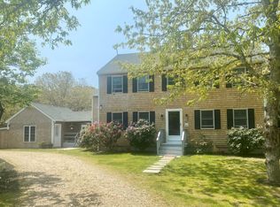 11 Strawberry Ln, Oak Bluffs, MA 02557