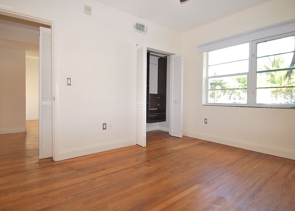 1st image of 7207 Bay Dr APT 5