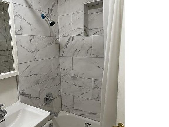 2nd image of 1135 W 166th St #1135