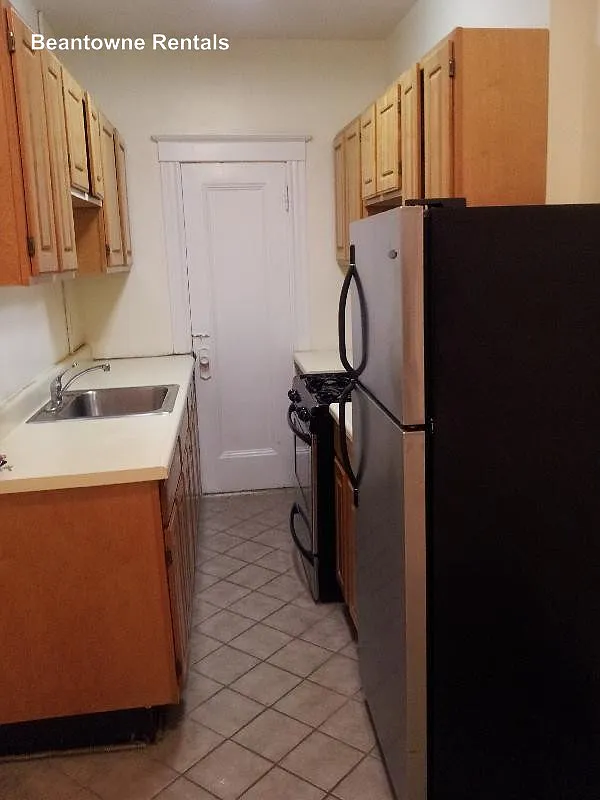 2 bed, 1.0 bath, 710 sqft, $3,100 — Photo 1