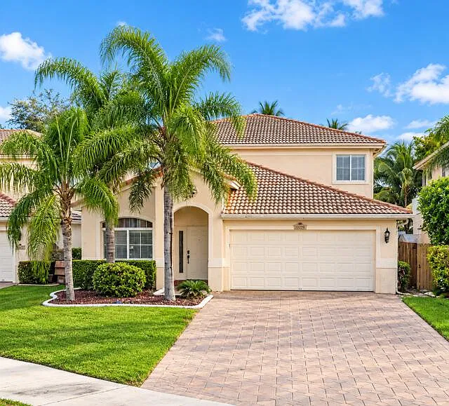 3829 Woodfield Dr