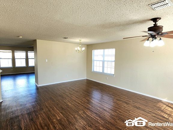 3rd image of 141 Lincoln Ln