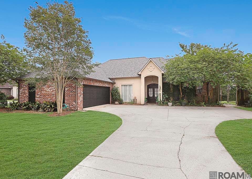 1st image of 39053 Corinne Cir