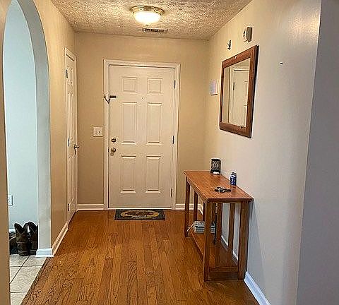 4th image of 704 Stonecrest Ln