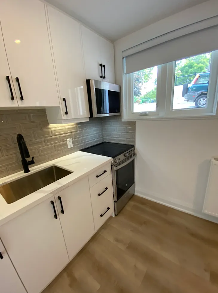 2520 Bloor St W - 23 — Photo 3