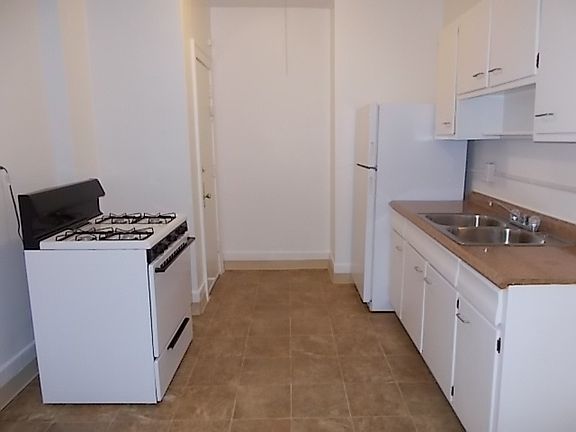 4th image of 13620 Detroit Ave #206