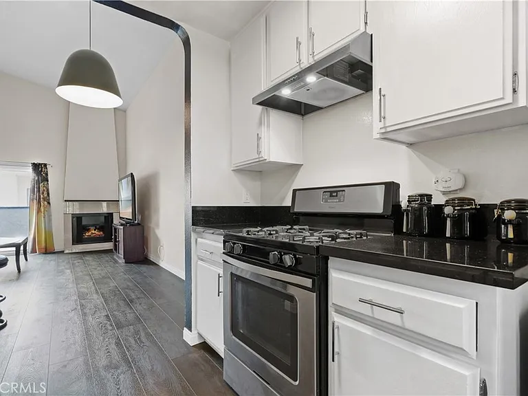 5805 Whitsett Ave #211 — Photo 10
