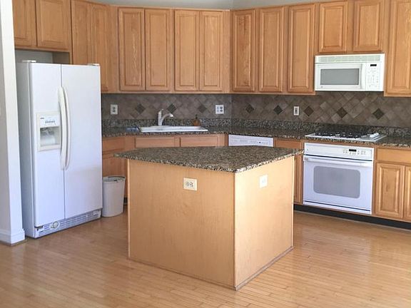4th image of 1160 Regal Oak Dr