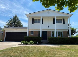 42249 Barchester Rd, Canton, MI 48187