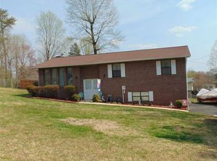 405 Bluff Pointe Rd, Harriman, TN 37748