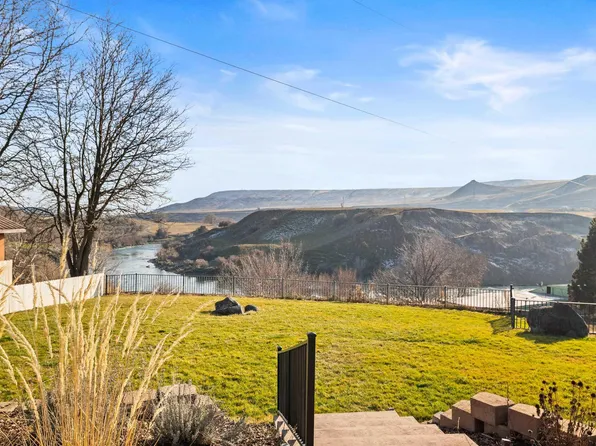 853 Pottery Rd, Bliss, ID 83314