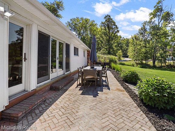 5th image of 34281 Thornbrook Dr