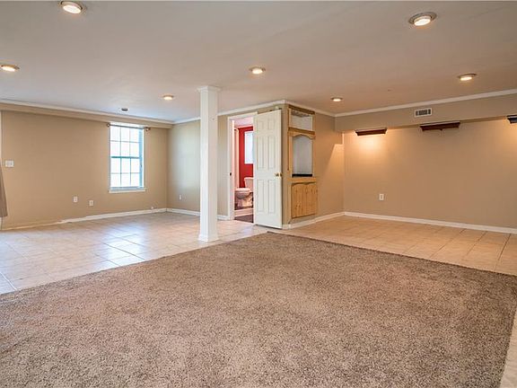 4th image of 7100 Cedar Hill Dr