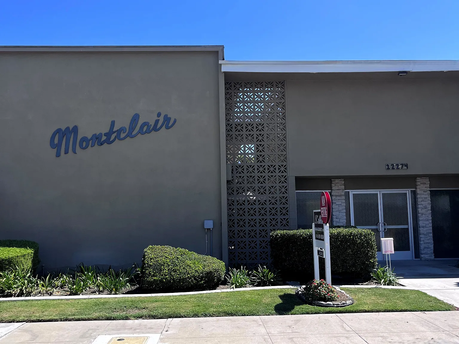 Montclair — Photo 1