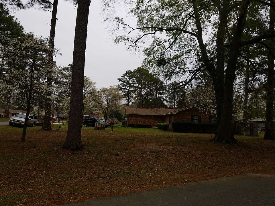 2nd image of 1724 Greenwood Cir