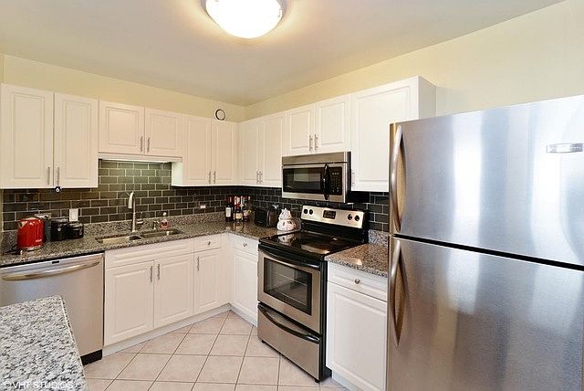 1st image of 70 W Huron St APT 2507