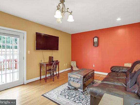 5th image of 900 S Ogontz St