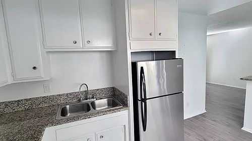 1st image of 5535 Carlton Way #64899a5dd