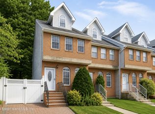 110 Narrows Rd S, Staten Island, NY 10305