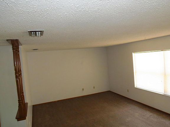 4th image of 715 Fleming Ave