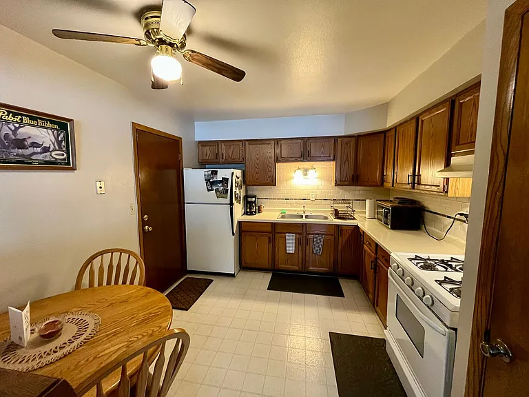 N114W15518 Sylvan Cir — Photo 3