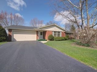 13510 W Forest Knoll Dr, New Berlin, WI 53151