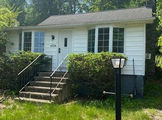 688 S Hillside Rd, Wappingers Falls, NY 12590