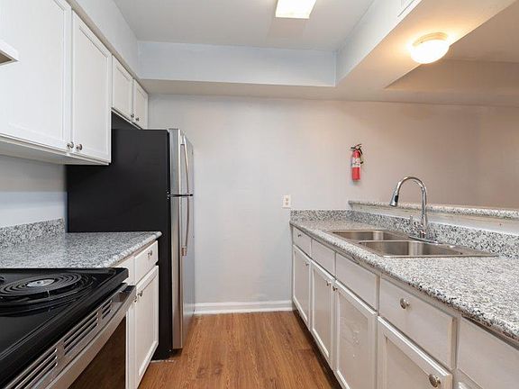 3rd image of 1830 Johanna Dr APT 42
