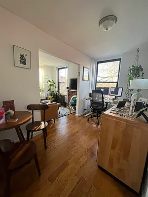 Rented by Standard Living Realty Inc | media 43