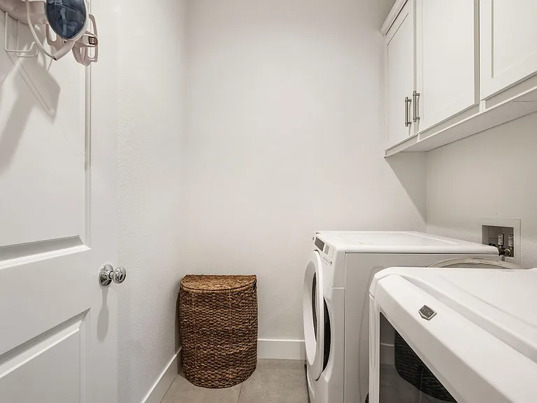 1304 Bloom Ln — Photo 29