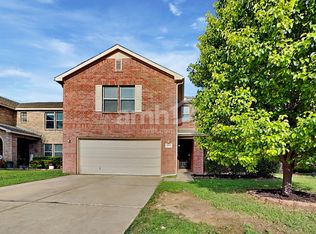 9036 Yellow Cedar Trl, Fort Worth, TX 76244