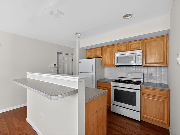 3rd image of 1521 N 15th St #6
