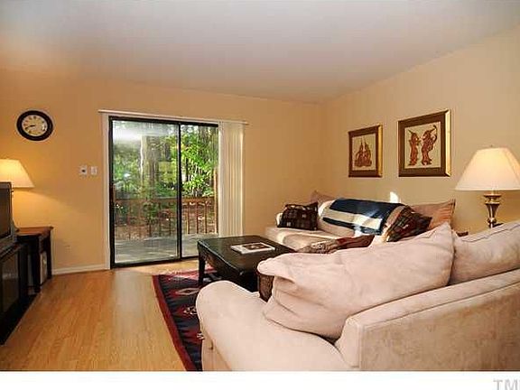 3rd image of 109 Weatherstone Dr Unit A