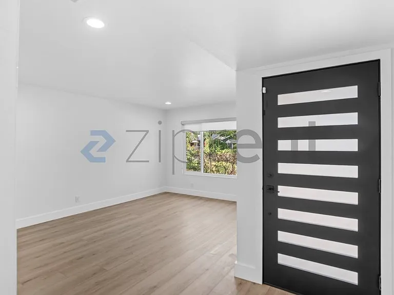 578 Tuscarora Dr — Photo 5