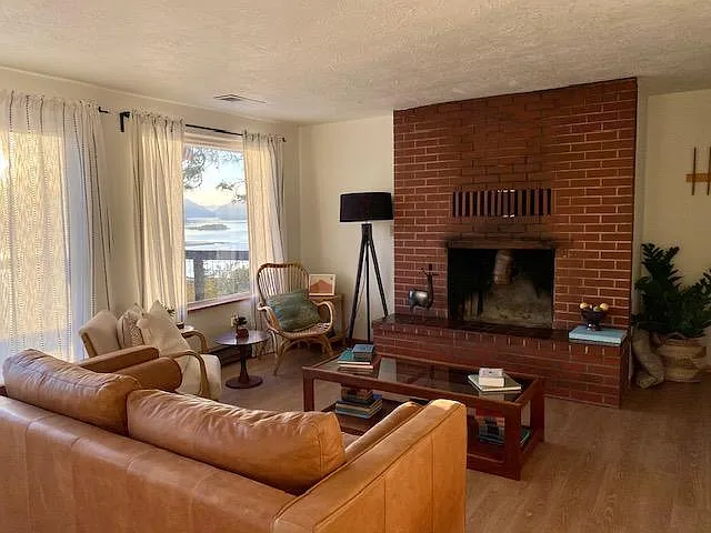 Living room : Main Floor