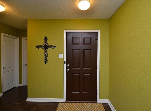 4th image of 7738 Shavano Ln