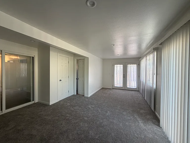 5005 Maiden Ln — Photo 16