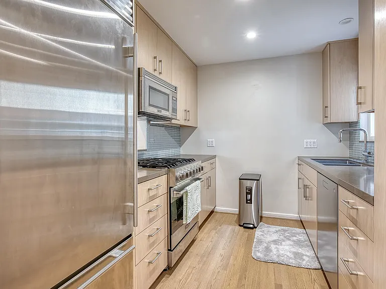 1342 Stanford St #7 — Photo 5