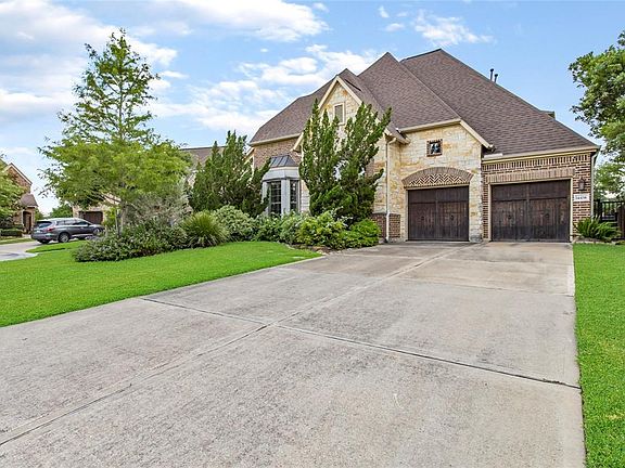 3rd image of 14438 Daly Dr