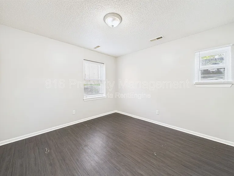 1229 W Hayward Ave #C — Photo 7