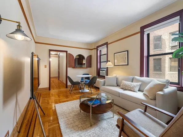 170 E 94th St APT 5E, New York, NY 10128