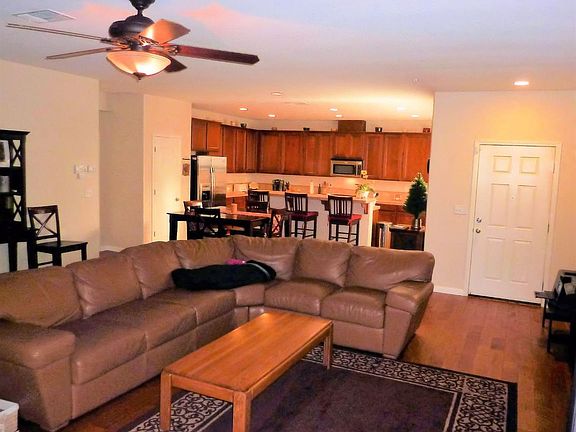 3rd image of 3301 N Park Dr Unit 314