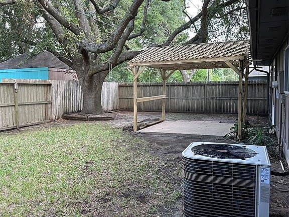 5th image of 3706 Luton Park Dr