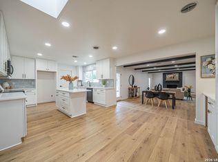 355 Donella Dr, Hollywood Park, TX 78232