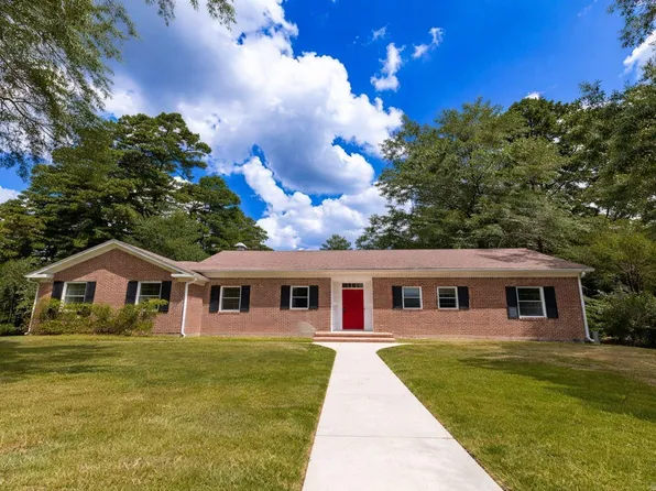 410 Maple Hill St, El Dorado, AR 71730