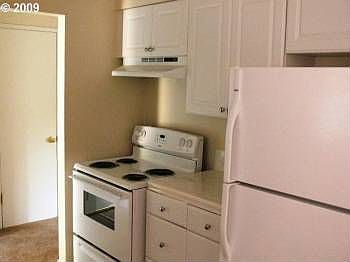 2nd image of 7009 NE Quatama St
