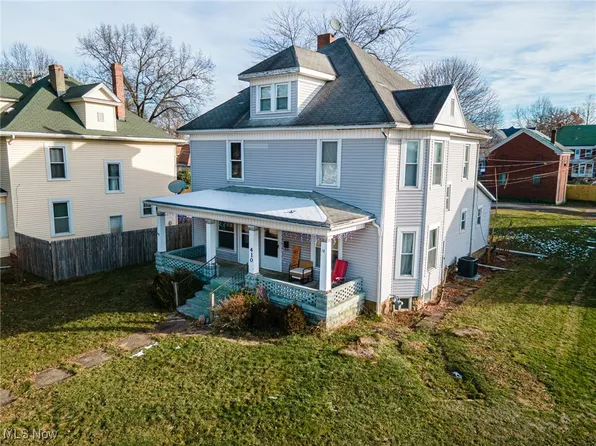 410 Pine St, Coshocton, OH 43812