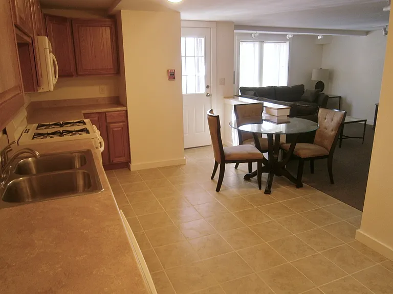 102 Highland Pl #7 — Photo 6